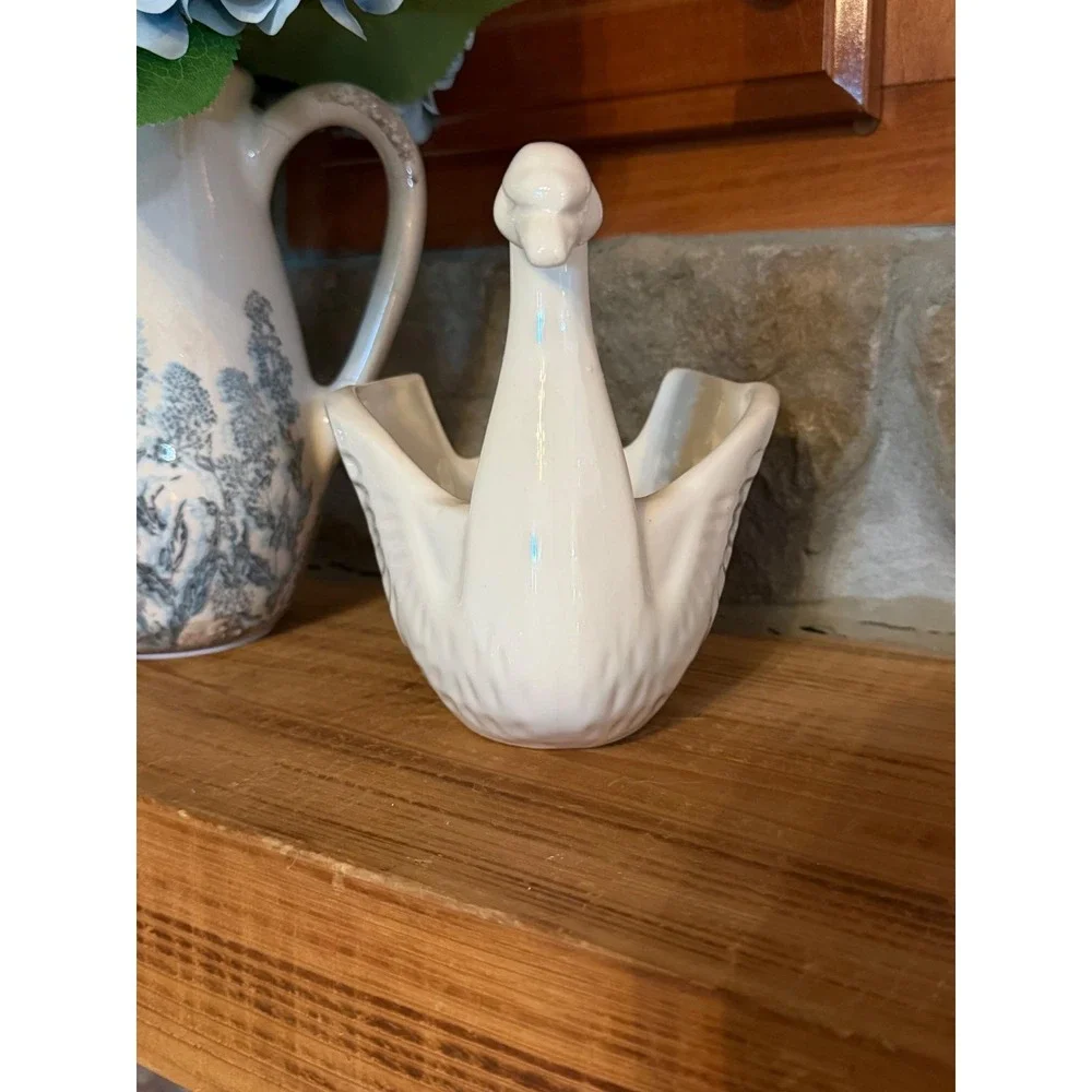 Vintage White Ceramic Swan Planter Figurine Catchall Bowl 8x7x6 Cottagecore